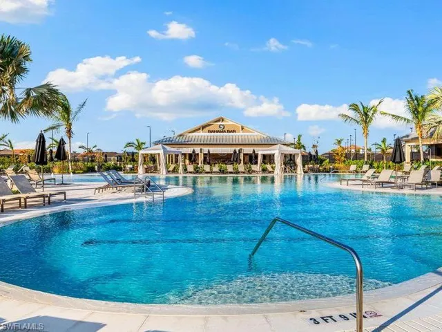 15583  Montello  LN, Naples, FL 34114