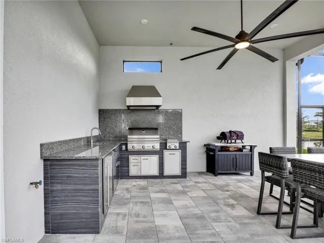 15583  Montello  LN, Naples, FL 34114