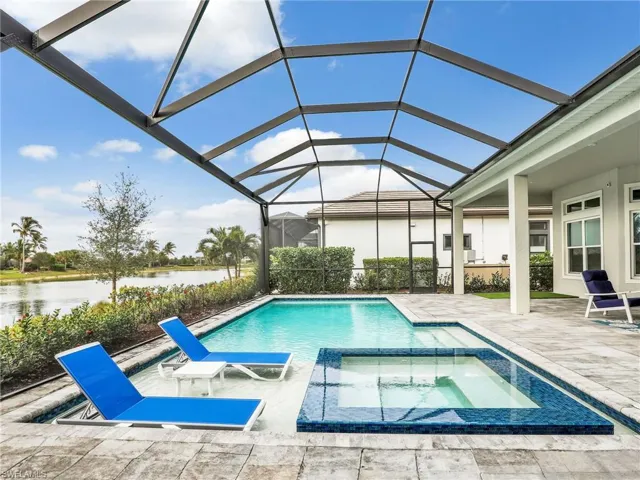 15583  Montello  LN, Naples, FL 34114