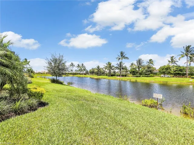 15583  Montello  LN, Naples, FL 34114