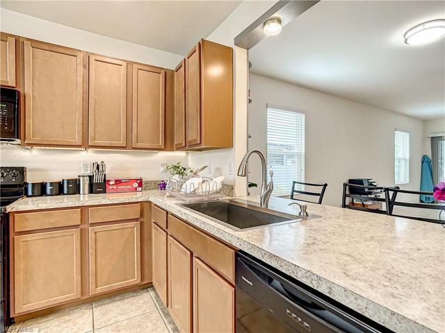 1823 SW 16th TER, CAPE CORAL FL 33991
