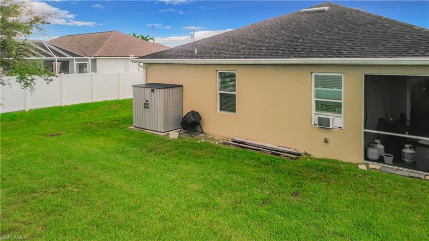 1823 SW 16th TER, CAPE CORAL FL 33991