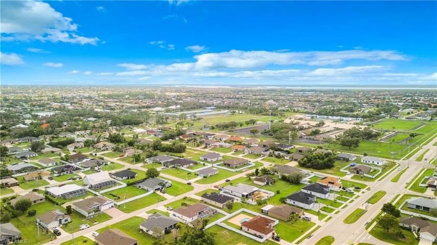 1823 SW 16th TER, CAPE CORAL FL 33991