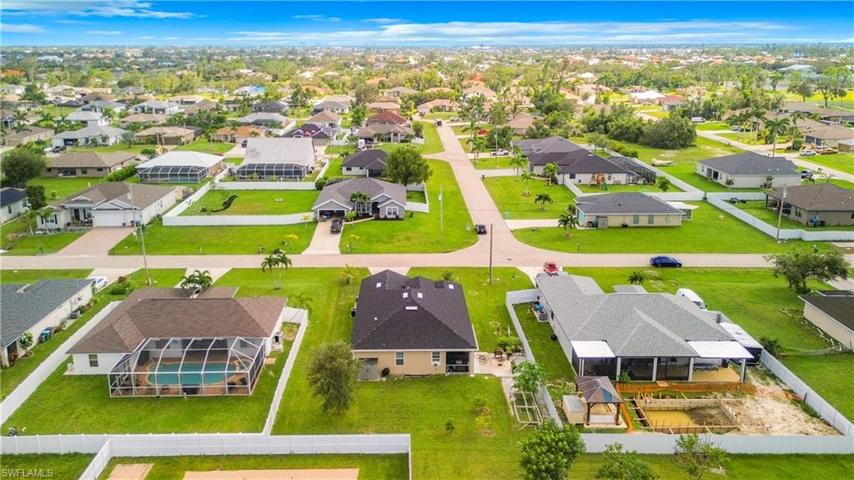 1823 SW 16th TER, CAPE CORAL FL 33991
