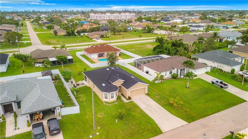 1823 SW 16th TER, CAPE CORAL FL 33991