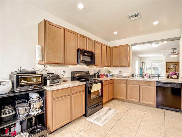 1823 SW 16th TER, CAPE CORAL FL 33991