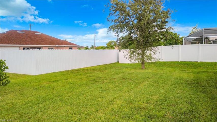 1823 SW 16th TER, CAPE CORAL FL 33991