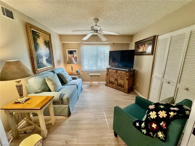 5912  Cranbrook  WAY, Naples, FL 34112