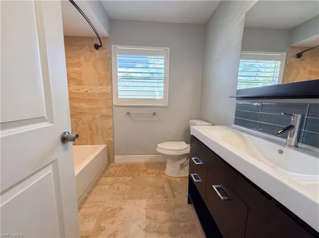 5644 Eichen Cir W, Fort Myers, Florida 33919