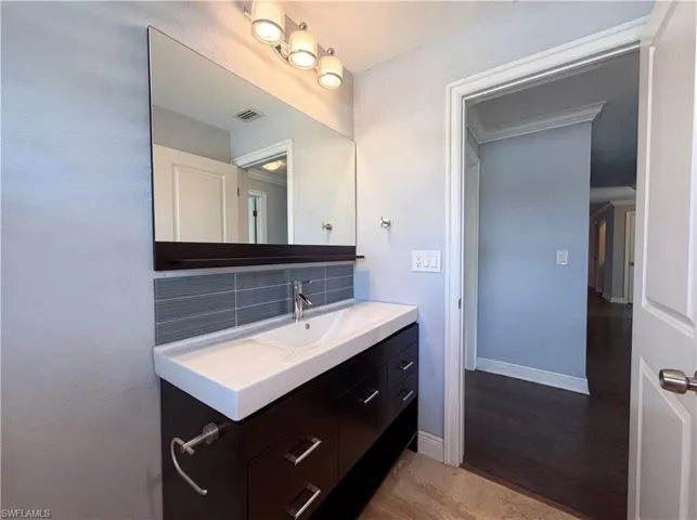 5644 Eichen Cir W, Fort Myers, Florida 33919