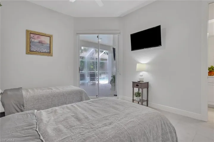 516 Eagle Creek Dr, Naples, Florida 34113
