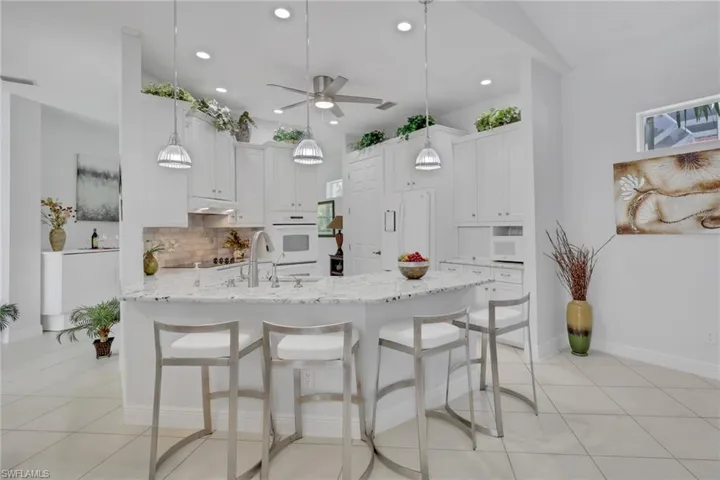 516 Eagle Creek Dr, Naples, Florida 34113