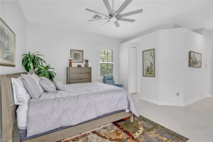 516 Eagle Creek Dr, Naples, Florida 34113