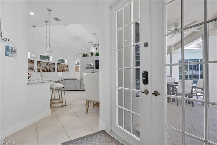 516 Eagle Creek Dr, Naples, Florida 34113