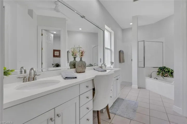516 Eagle Creek Dr, Naples, Florida 34113