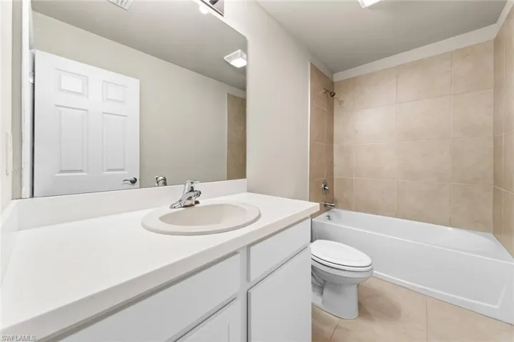 15421  Wildflower  CIR, Naples, FL 34119