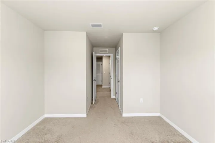 15421  Wildflower  CIR, Naples, FL 34119