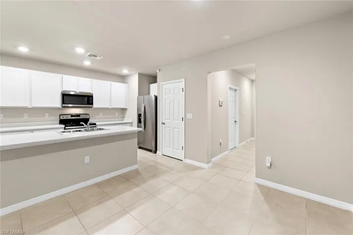 15421  Wildflower  CIR, Naples, FL 34119