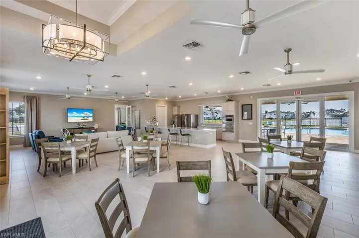 15421  Wildflower  CIR, Naples, FL 34119
