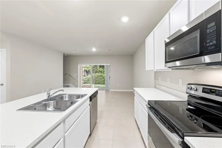 15421  Wildflower  CIR, Naples, FL 34119