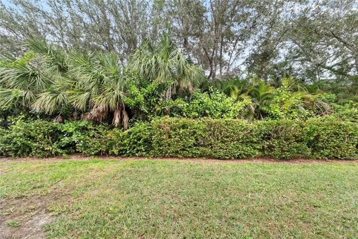 15421  Wildflower  CIR, Naples, FL 34119