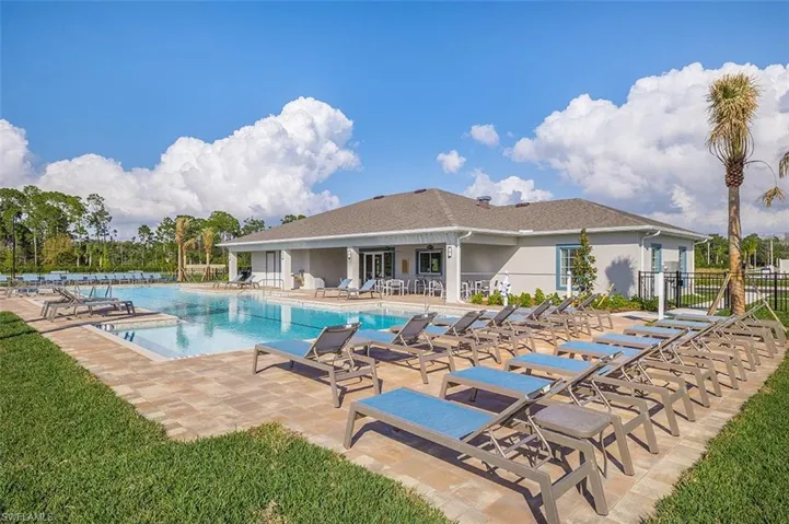 15421  Wildflower  CIR, Naples, FL 34119