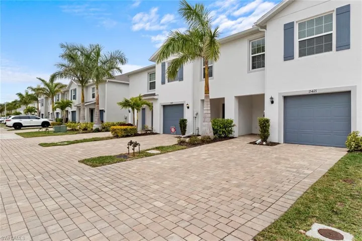 15421  Wildflower  CIR, Naples, FL 34119