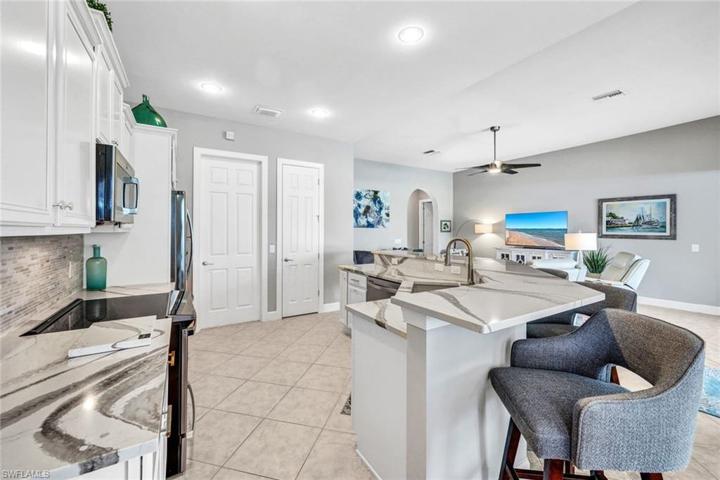 9195 Flint CT, NAPLES FL 34120