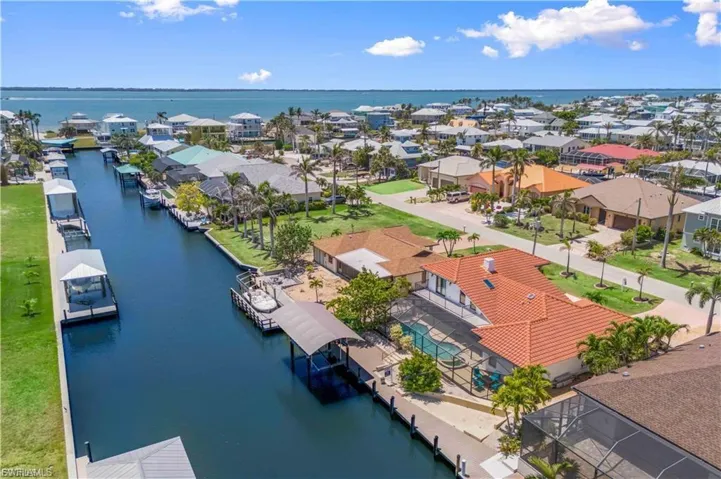 Looking out to the beautiful open waters - St James City is a mecca for a relaxed but vibrant life - 17 mile bike path from one end of the island to the other, a 200 mile paddle and kayaking marked Great Blue Calusa waterway and so much more!