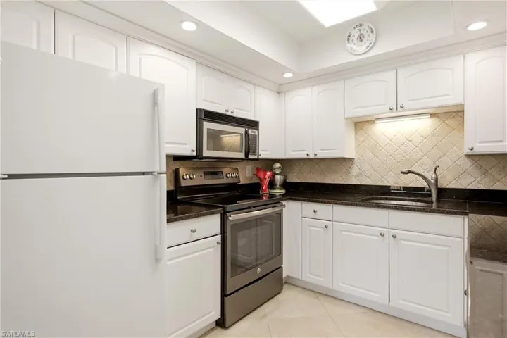 180 Harrison Rd 3, Naples, Florida 34112