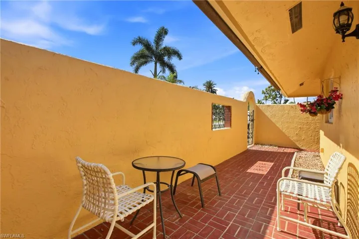 180 Harrison Rd 3, Naples, Florida 34112