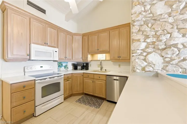 15153 Captiva Dr, Captiva, Florida 33924