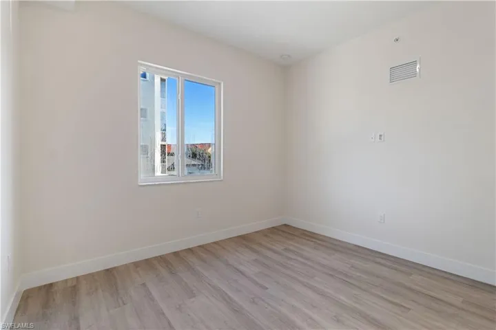 Guest bedroom