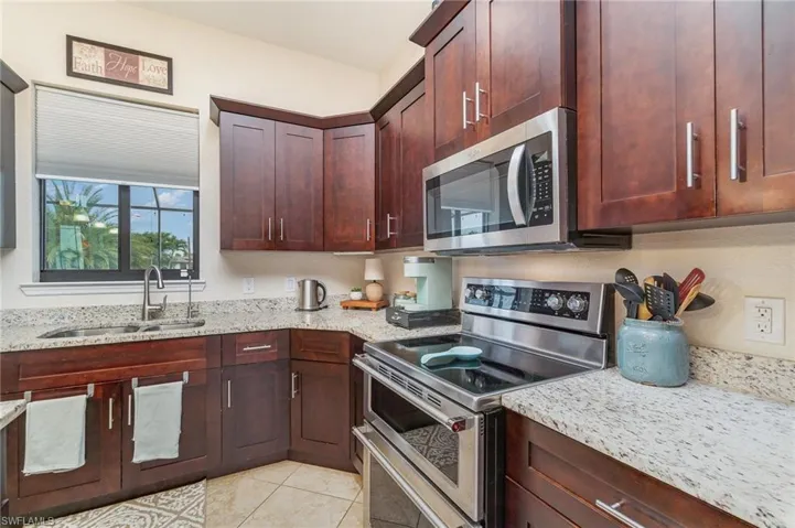 220 Nw 26th Pl, Cape Coral, Florida 33993