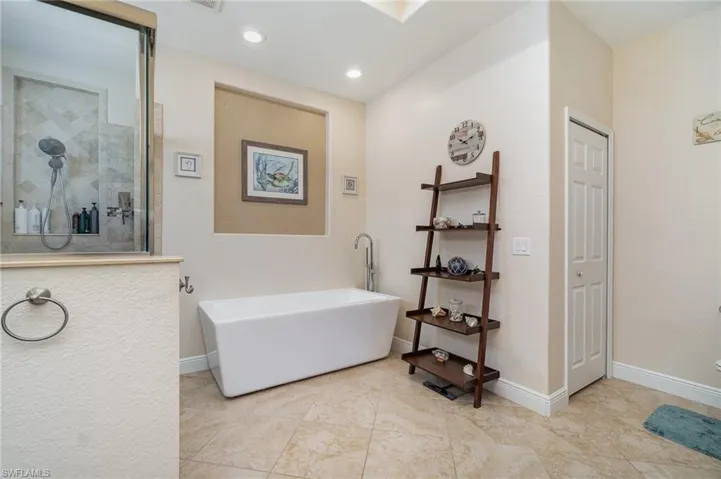 220 Nw 26th Pl, Cape Coral, Florida 33993