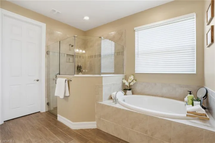28009  Longboat Key  RUN, Bonita Springs, FL 34135