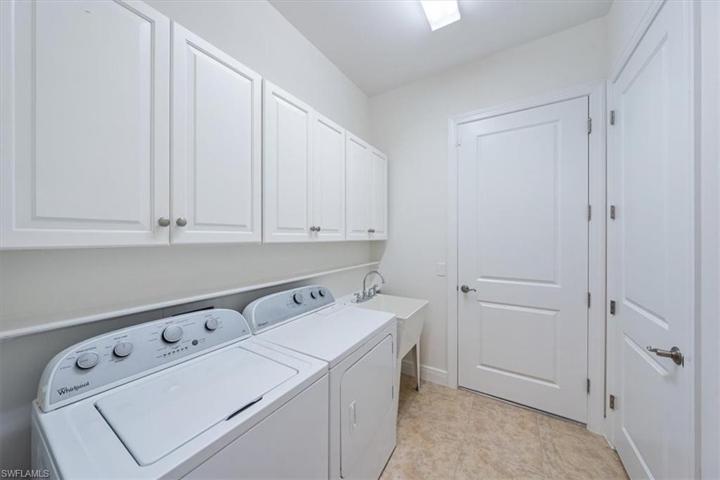 1330  Manado  DR, Naples, FL 34113