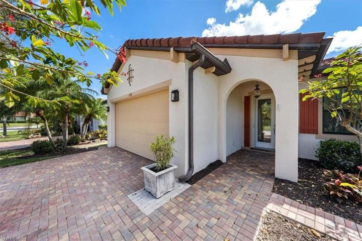 1330  Manado  DR, Naples, FL 34113