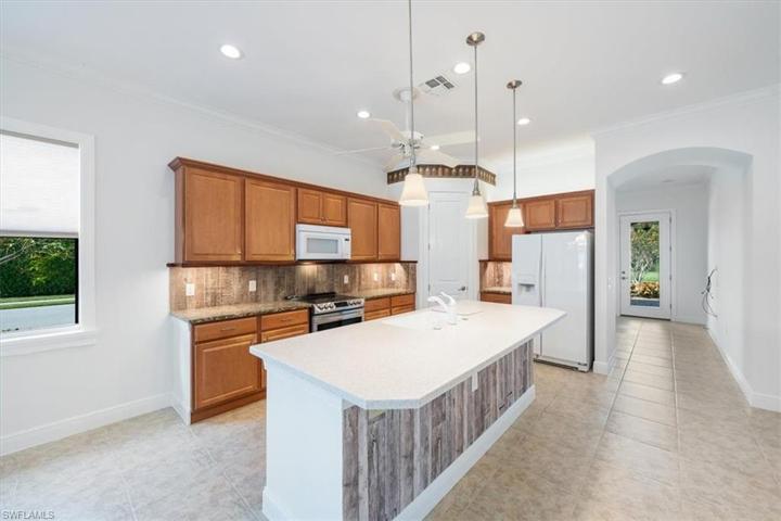 1330  Manado  DR, Naples, FL 34113