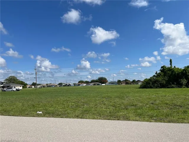 1021 NE 8th  ST, Cape Coral, FL 33909