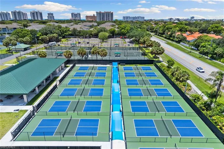 6897 Grenadier Blvd 704, Naples, Florida 34108