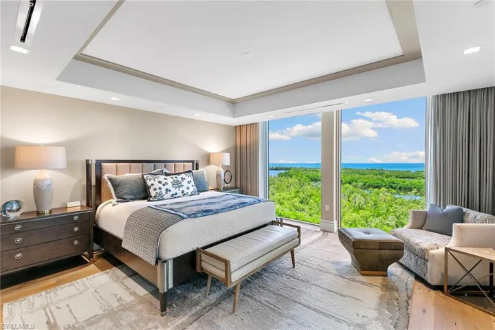 6897 Grenadier Blvd 704, Naples, Florida 34108