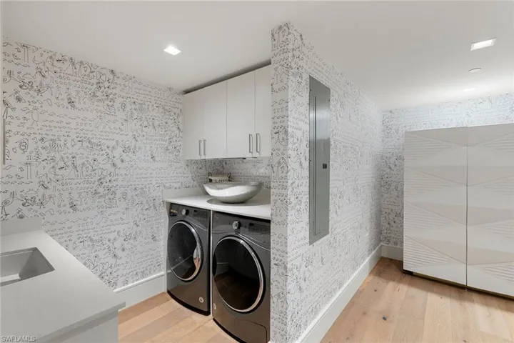 6897 Grenadier Blvd 704, Naples, Florida 34108