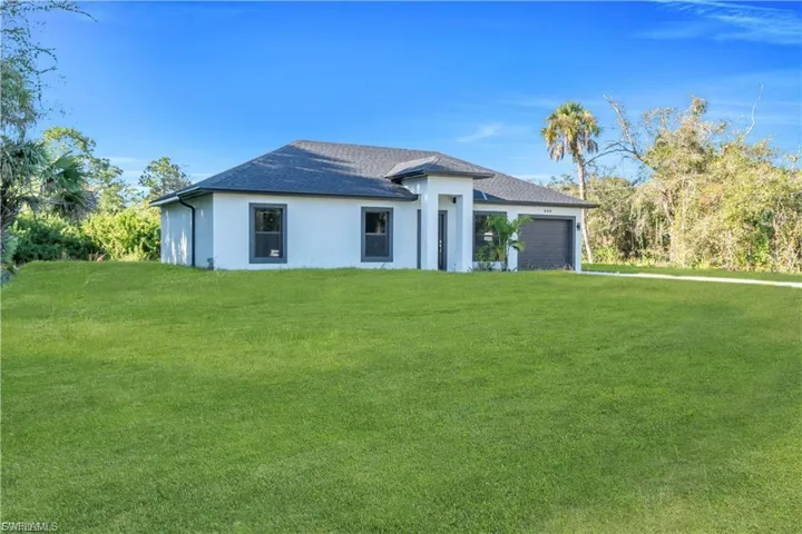 644 Woodcrest Dr, Lehigh Acres, Florida 33972