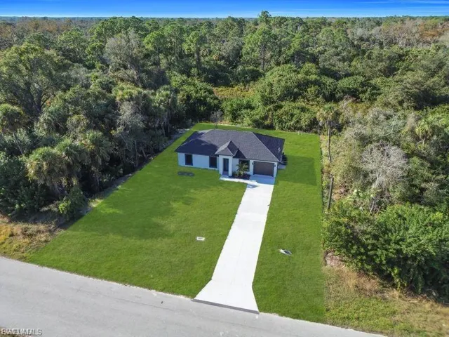 644 Woodcrest Dr, Lehigh Acres, Florida 33972