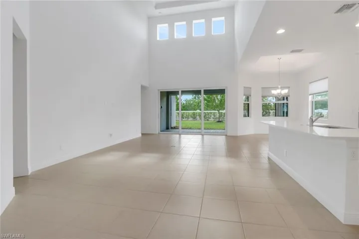 9248  Cayman  DR, Naples, FL 34114