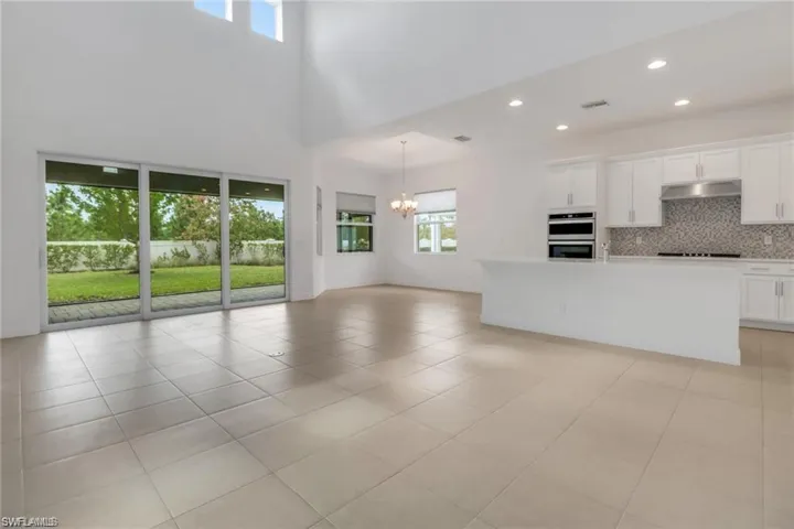 9248  Cayman  DR, Naples, FL 34114