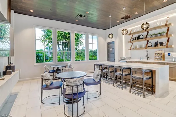 9248  Cayman  DR, Naples, FL 34114