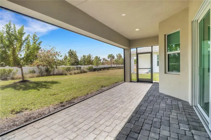 9248  Cayman  DR, Naples, FL 34114