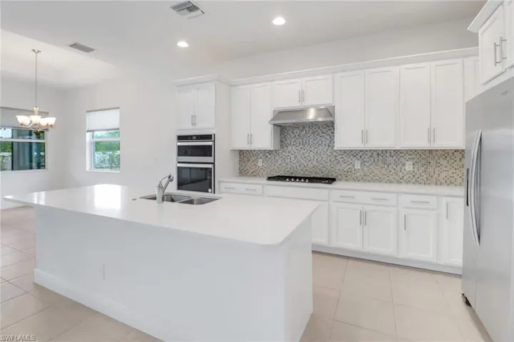 9248  Cayman  DR, Naples, FL 34114